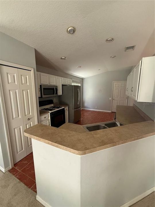 В аренду: $1,800 (3 спален, 2 ванн, 1626 Квадратных фут)