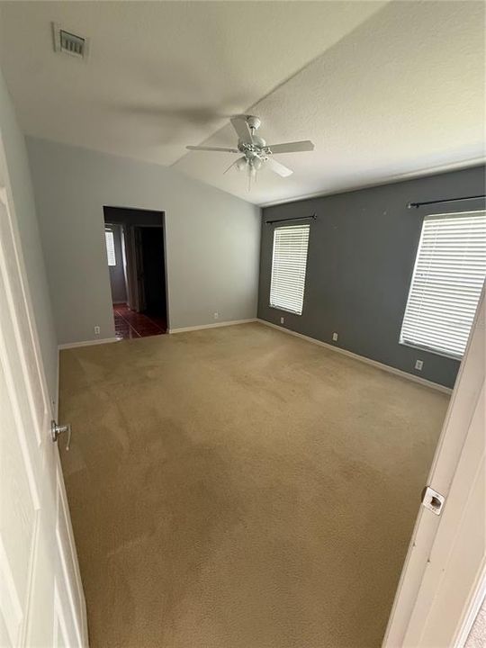 В аренду: $1,800 (3 спален, 2 ванн, 1626 Квадратных фут)