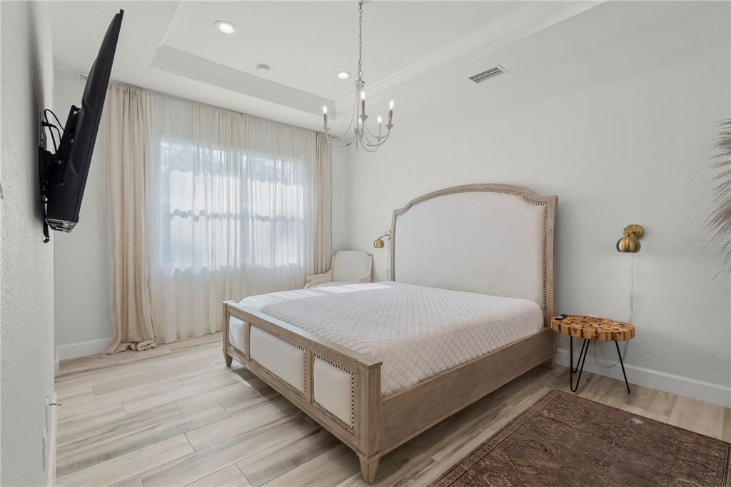 Activo con contrato: $389,000 (3 camas, 2 baños, 1555 Pies cuadrados)