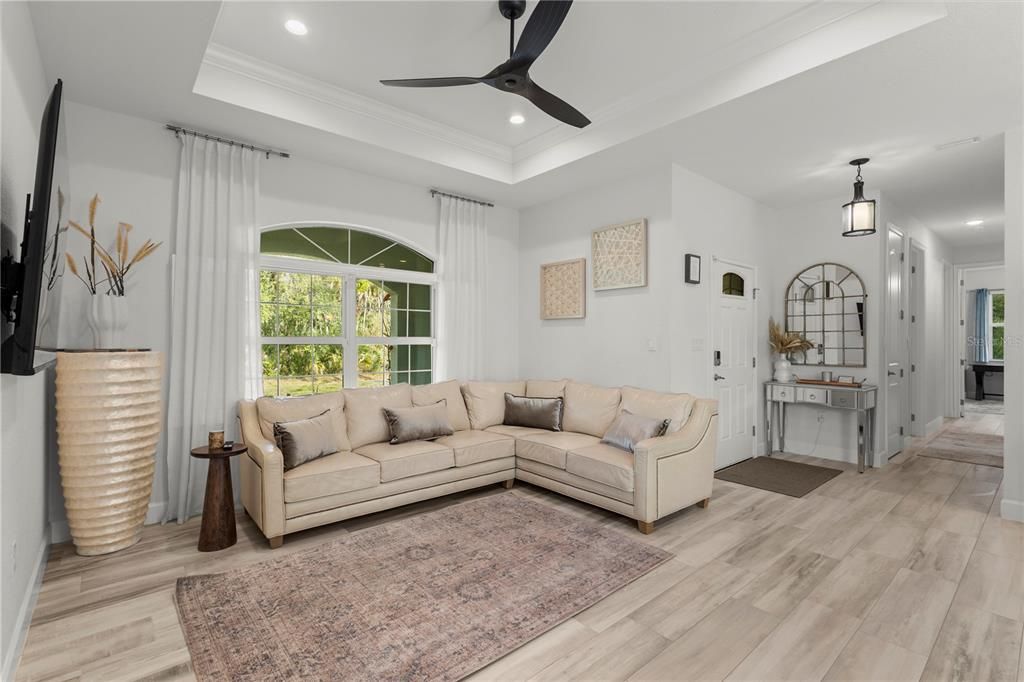 Activo con contrato: $389,000 (3 camas, 2 baños, 1555 Pies cuadrados)