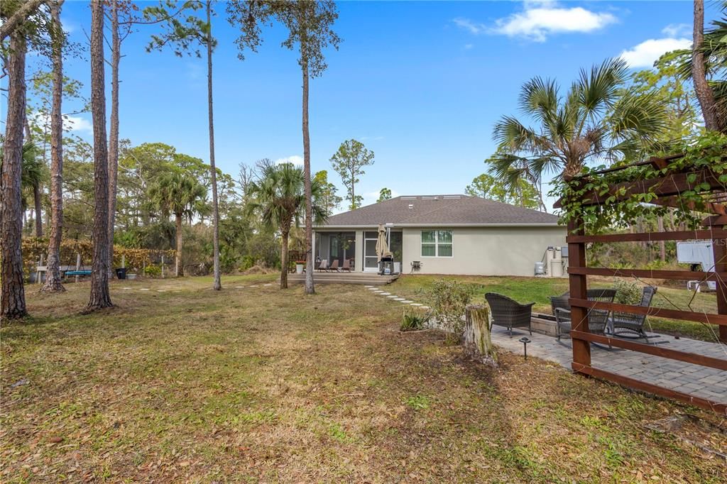 Activo con contrato: $389,000 (3 camas, 2 baños, 1555 Pies cuadrados)