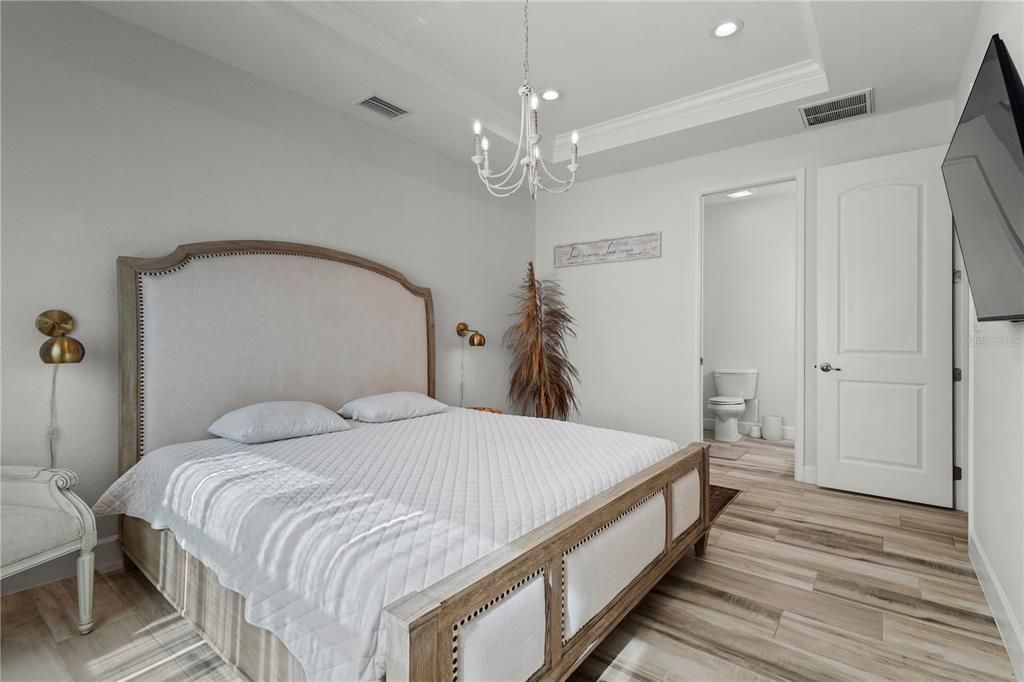 Activo con contrato: $389,000 (3 camas, 2 baños, 1555 Pies cuadrados)