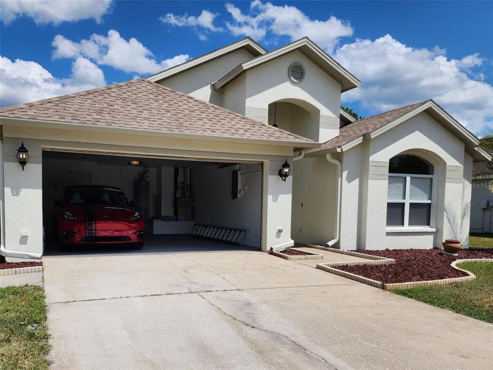 For Sale: $469,000 (4 beds, 2 baths, 2080 Square Feet)