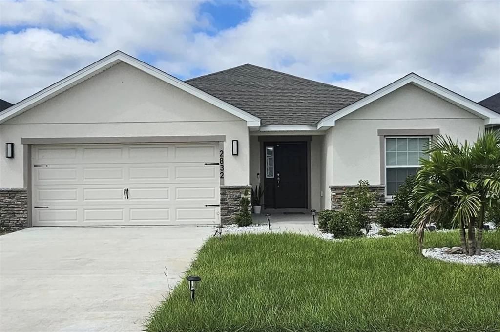 Recently Rented: $2,250 (4 beds, 2 baths, 2046 Square Feet)