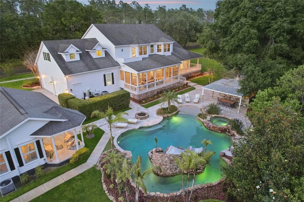 Activo con contrato: $2,599,000 (7 camas, 6 baños, 8047 Pies cuadrados)