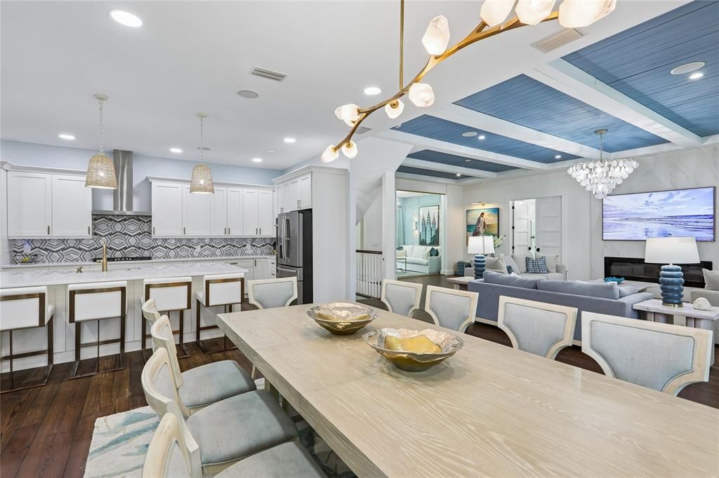 Activo con contrato: $2,599,000 (7 camas, 6 baños, 8047 Pies cuadrados)