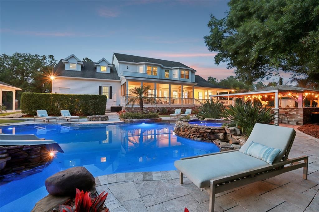 Activo con contrato: $2,599,000 (7 camas, 6 baños, 8047 Pies cuadrados)