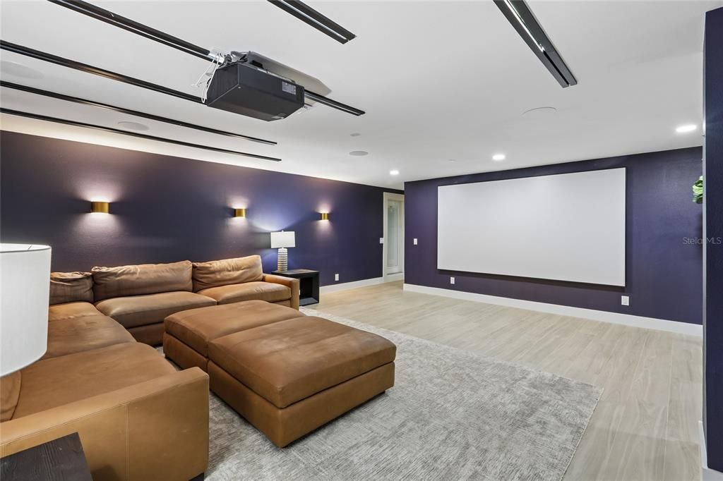 Activo con contrato: $2,599,000 (7 camas, 6 baños, 8047 Pies cuadrados)