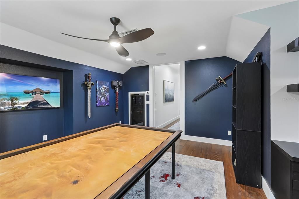 Activo con contrato: $2,599,000 (7 camas, 6 baños, 8047 Pies cuadrados)