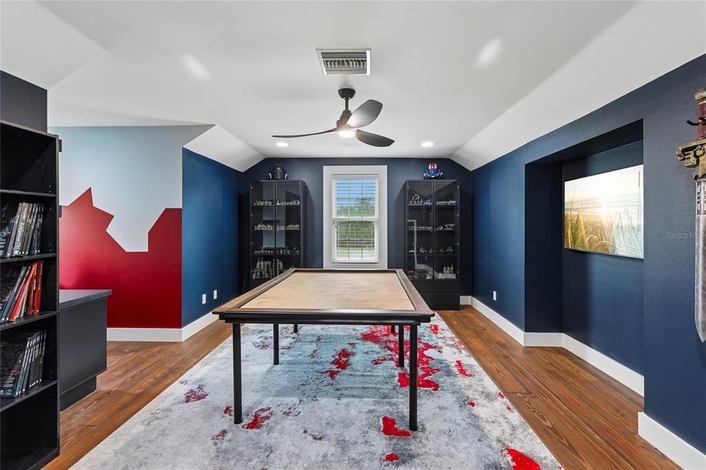 Activo con contrato: $2,599,000 (7 camas, 6 baños, 8047 Pies cuadrados)