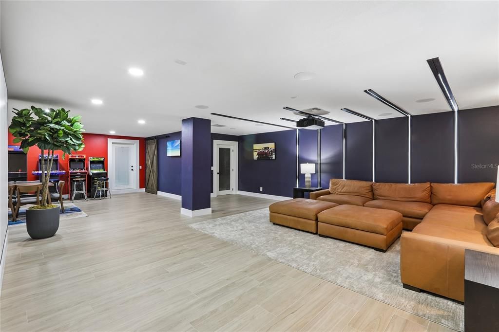 Activo con contrato: $2,599,000 (7 camas, 6 baños, 8047 Pies cuadrados)