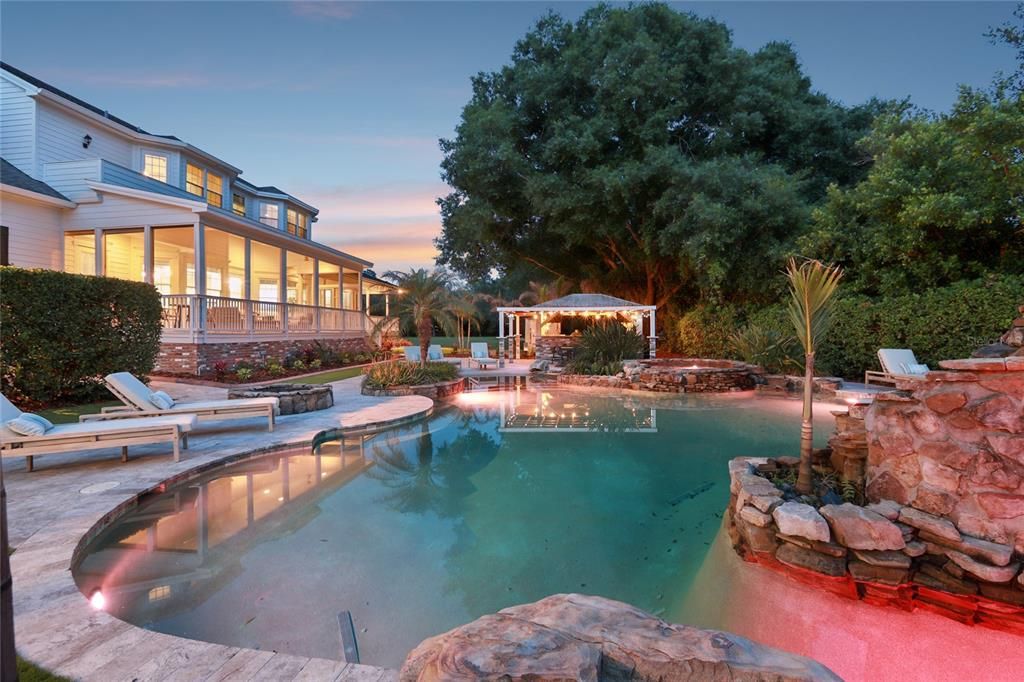 Activo con contrato: $2,599,000 (7 camas, 6 baños, 8047 Pies cuadrados)