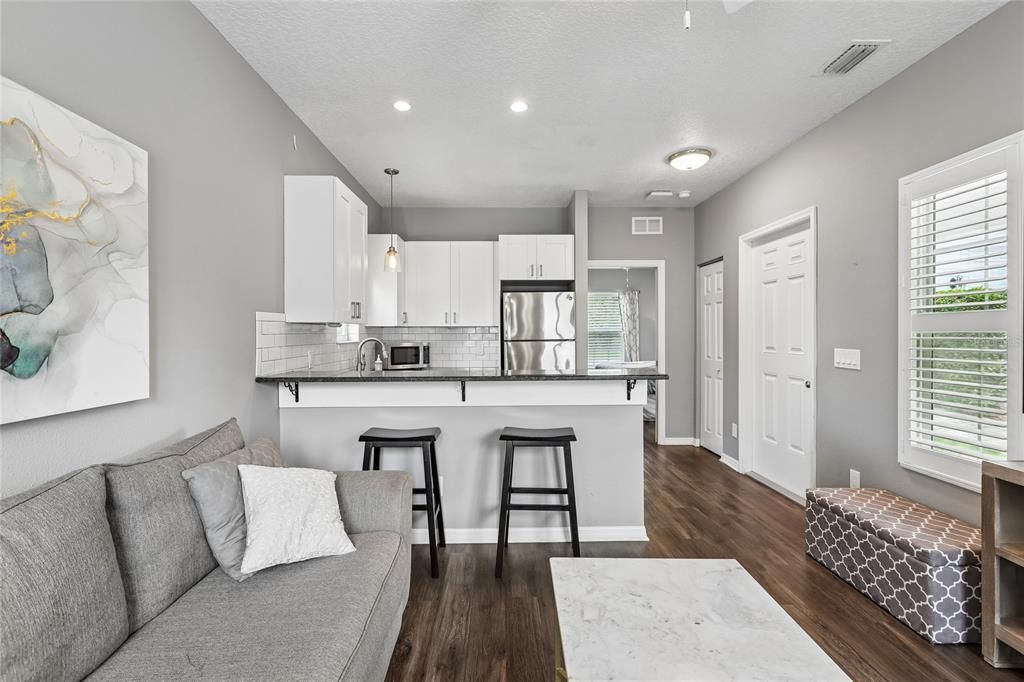 Activo con contrato: $2,599,000 (7 camas, 6 baños, 8047 Pies cuadrados)
