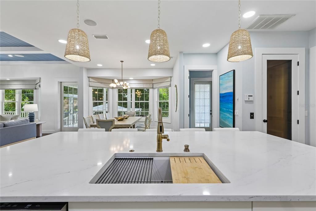 Activo con contrato: $2,599,000 (7 camas, 6 baños, 8047 Pies cuadrados)