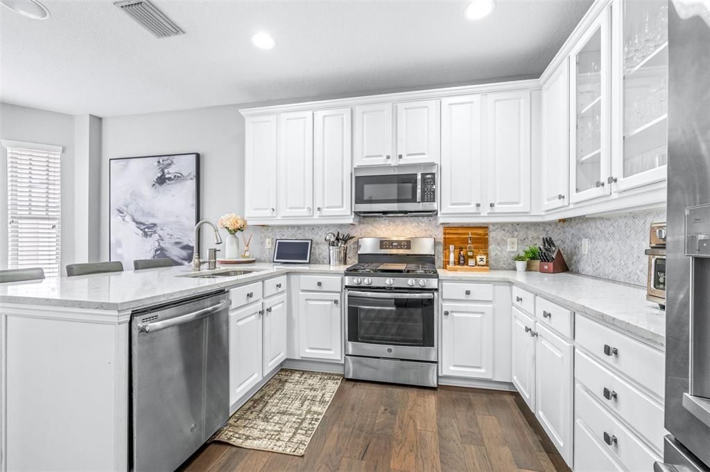 For Sale: $649,000 (3 beds, 3 baths, 1930 Square Feet)