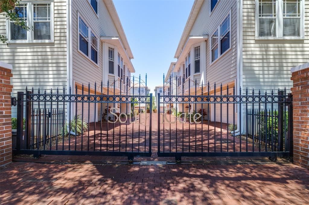 For Sale: $649,000 (3 beds, 3 baths, 1930 Square Feet)