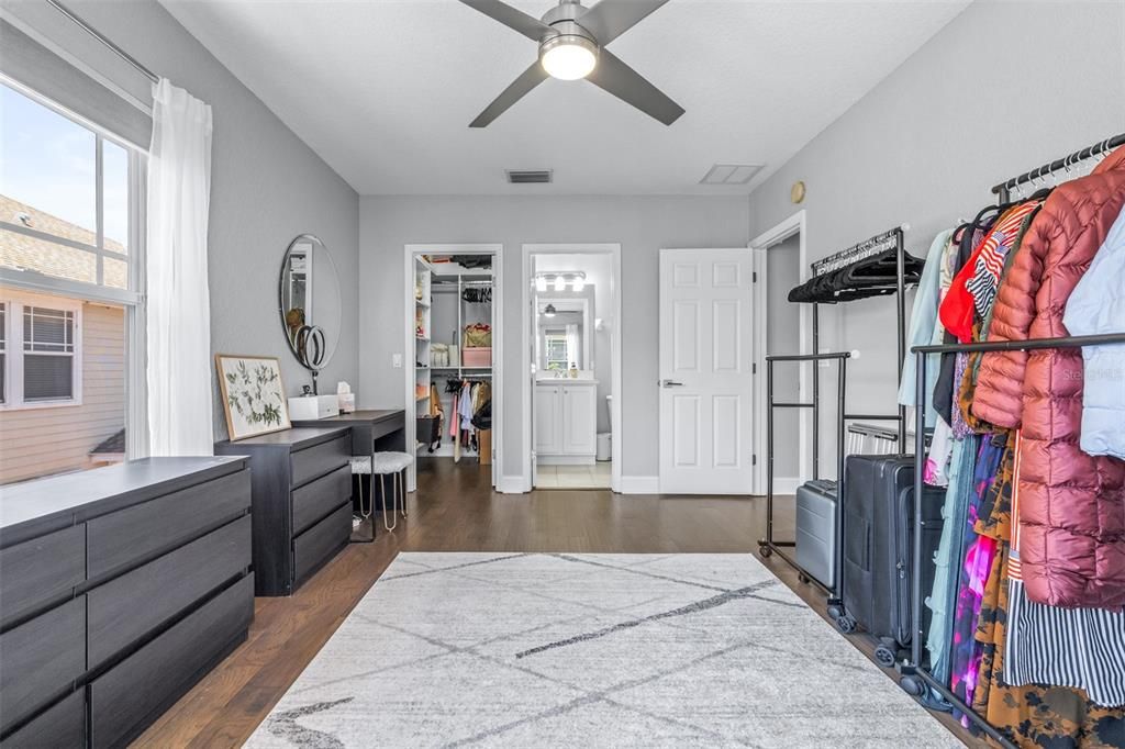 For Sale: $649,000 (3 beds, 3 baths, 1930 Square Feet)