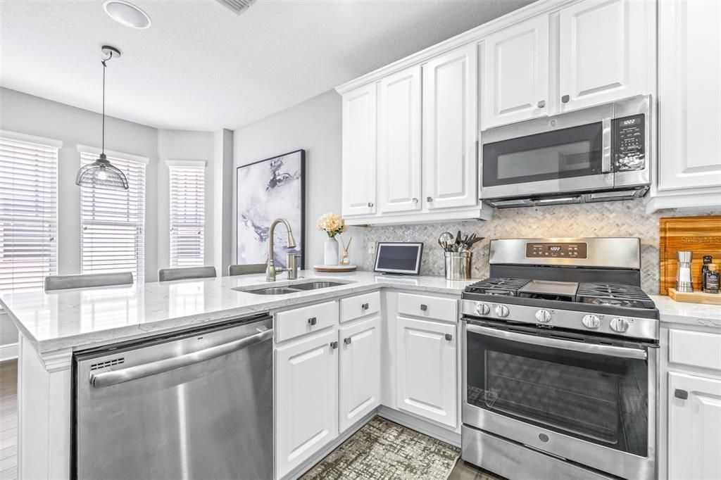 For Sale: $649,000 (3 beds, 3 baths, 1930 Square Feet)
