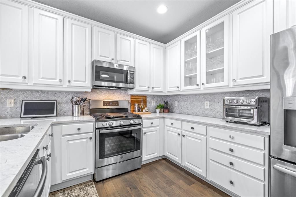 For Sale: $649,000 (3 beds, 3 baths, 1930 Square Feet)