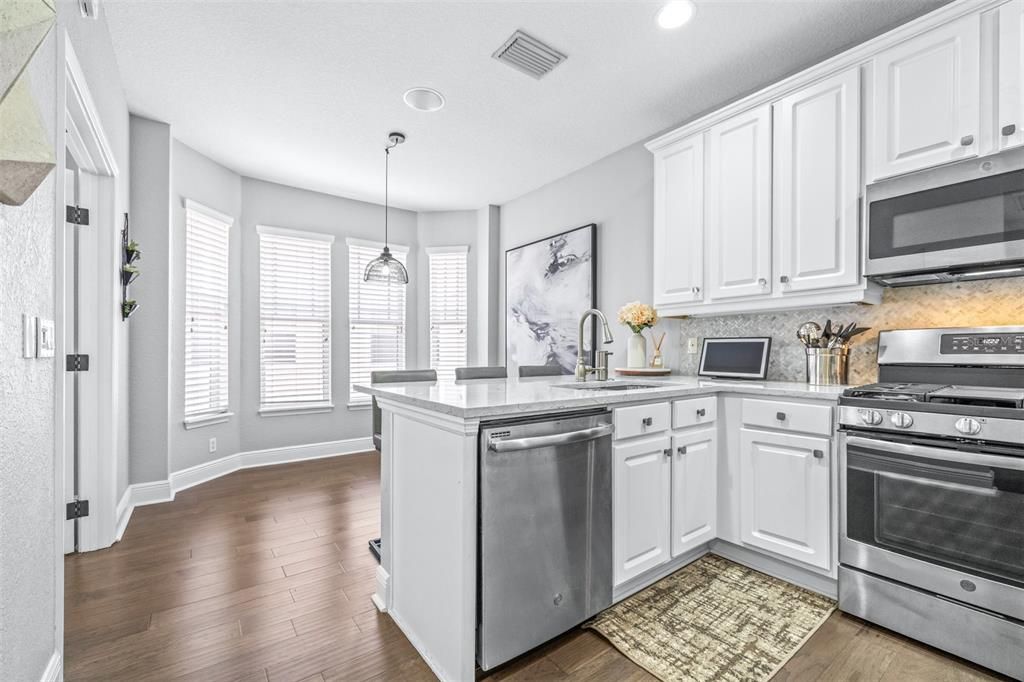 For Sale: $649,000 (3 beds, 3 baths, 1930 Square Feet)
