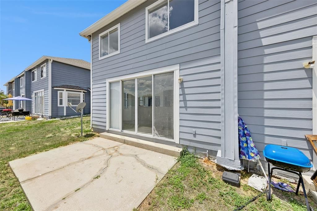 Activo con contrato: $259,900 (4 camas, 3 baños, 1748 Pies cuadrados)