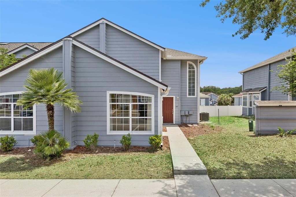 Activo con contrato: $259,900 (4 camas, 3 baños, 1748 Pies cuadrados)