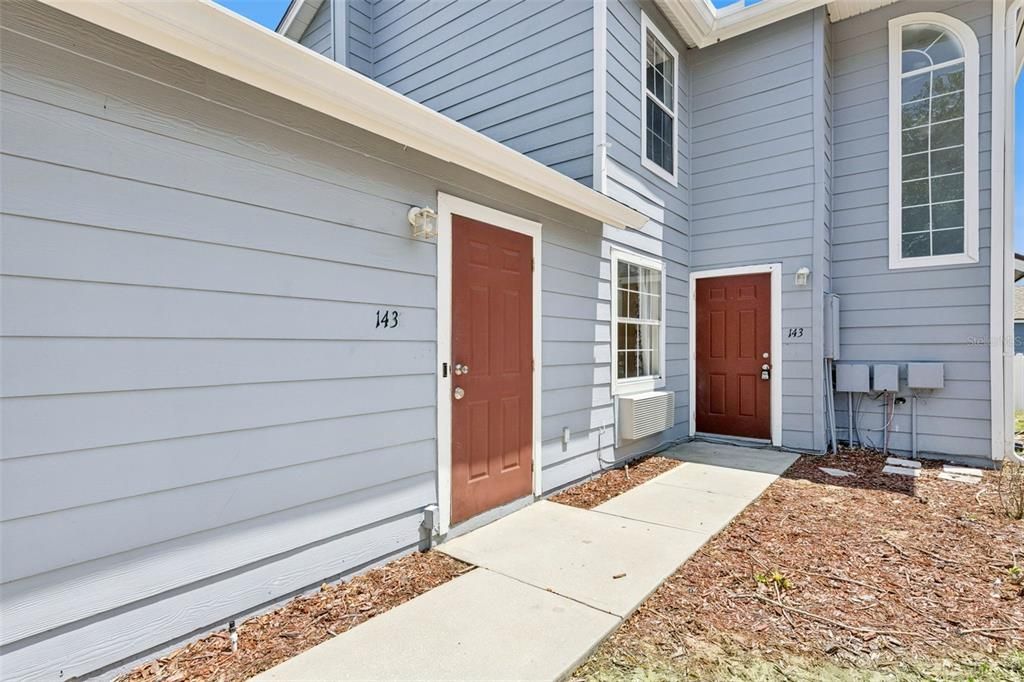 Activo con contrato: $259,900 (4 camas, 3 baños, 1748 Pies cuadrados)