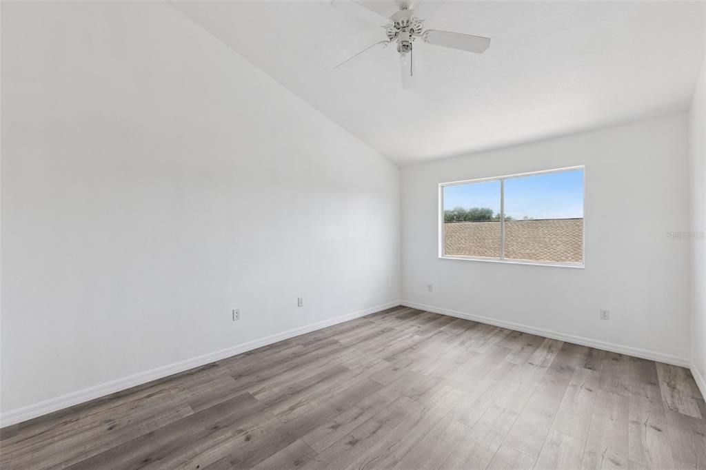 Activo con contrato: $259,900 (4 camas, 3 baños, 1748 Pies cuadrados)