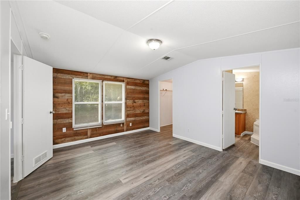 На продажу: $319,900 (3 спален, 2 ванн, 1216 Квадратных фут)