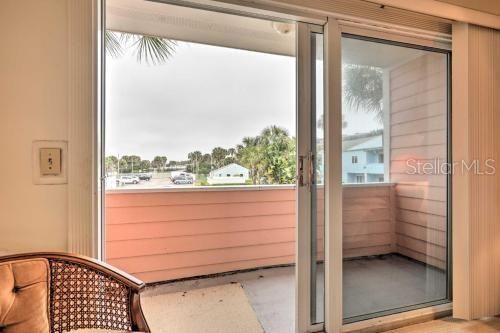 For Sale: $265,000 (2 beds, 2 baths, 1004 Square Feet)