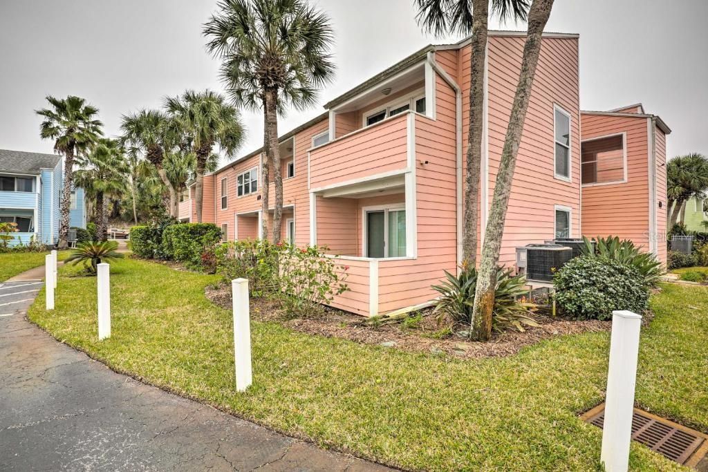 For Sale: $265,000 (2 beds, 2 baths, 1004 Square Feet)