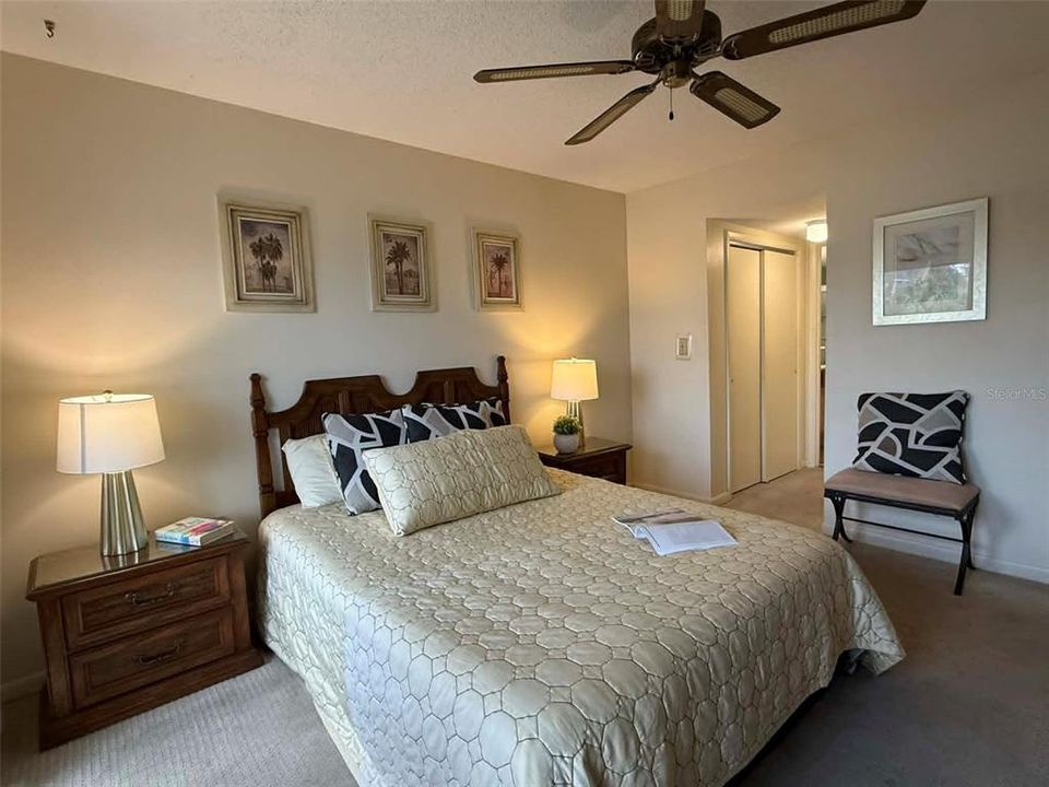For Sale: $265,000 (2 beds, 2 baths, 1004 Square Feet)