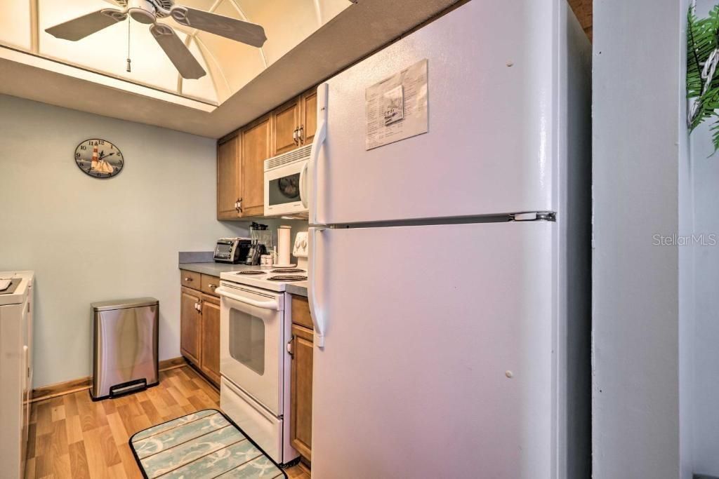 For Sale: $265,000 (2 beds, 2 baths, 1004 Square Feet)