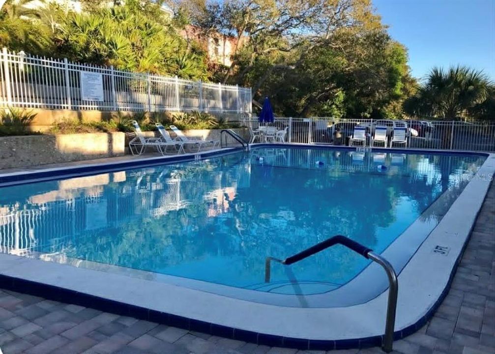 For Sale: $265,000 (2 beds, 2 baths, 1004 Square Feet)