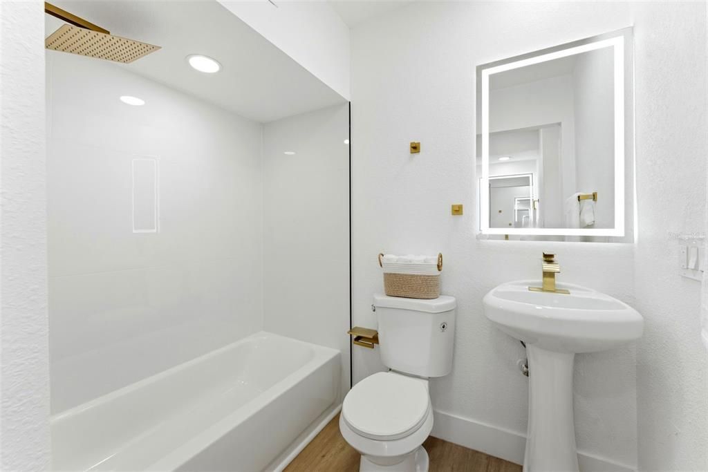 На продажу: $1,199,999 (3 спален, 2 ванн, 2336 Квадратных фут)