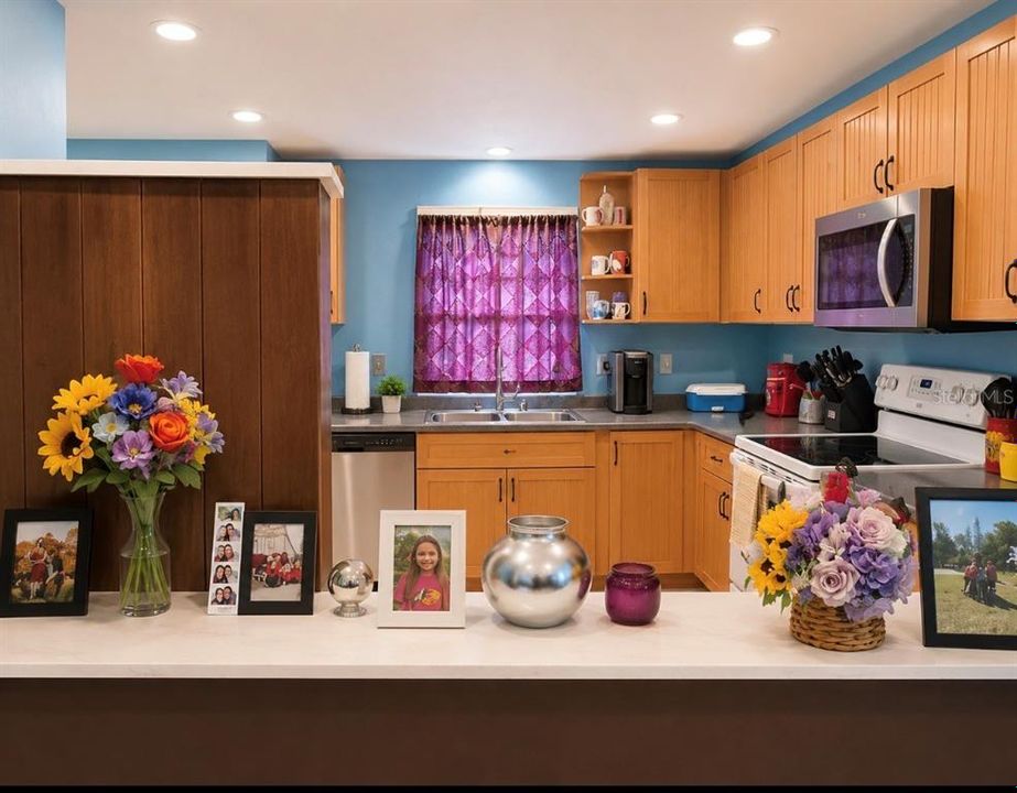 For Sale: $369,000 (2 beds, 2 baths, 1136 Square Feet)