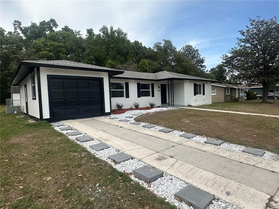 En Venta: $229,990 (3 camas, 2 baños, 1170 Pies cuadrados)