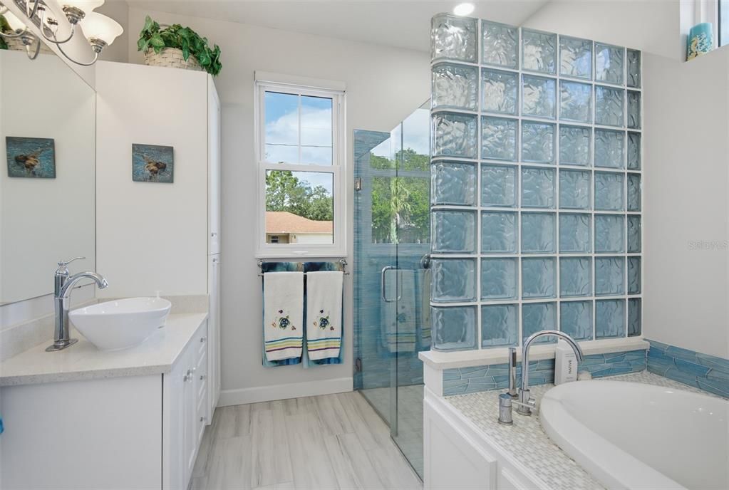 For Sale: $899,000 (3 beds, 2 baths, 3769 Square Feet)