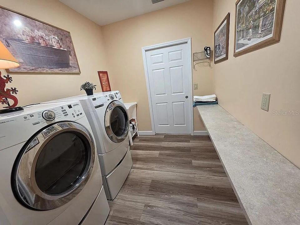 For Sale: $929,000 (3 beds, 2 baths, 3769 Square Feet)