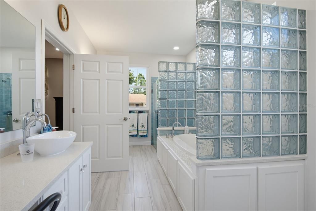 For Sale: $899,000 (3 beds, 2 baths, 3769 Square Feet)