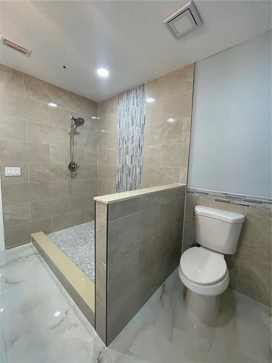 На продажу: $669,900 (4 спален, 3 ванн, 2046 Квадратных фут)