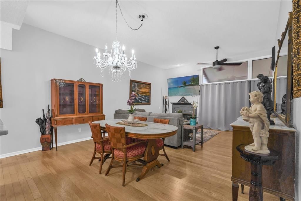 Activo con contrato: $270,000 (2 camas, 2 baños, 1305 Pies cuadrados)