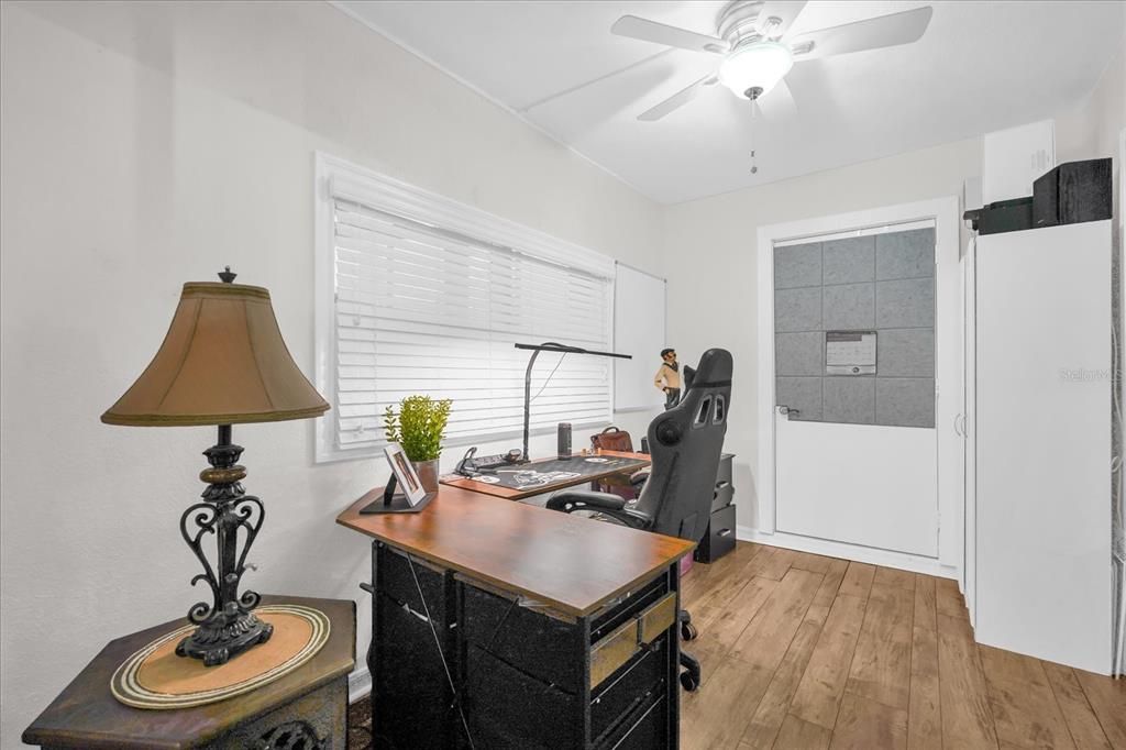 Activo con contrato: $270,000 (2 camas, 2 baños, 1305 Pies cuadrados)