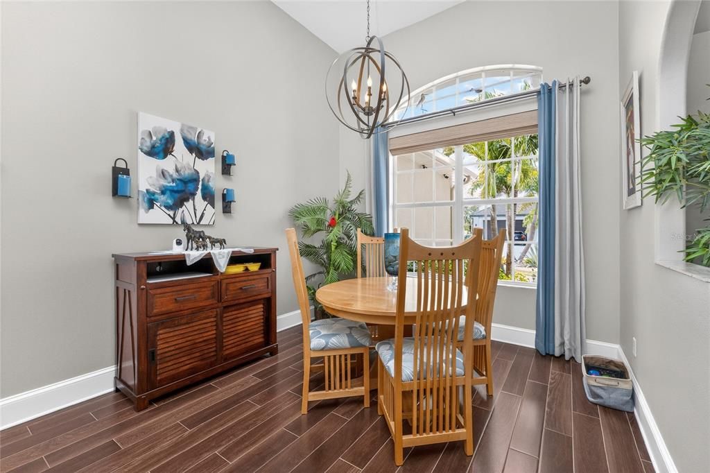 Active With Contract: $549,018 (3 beds, 2 baths, 2140 Square Feet)