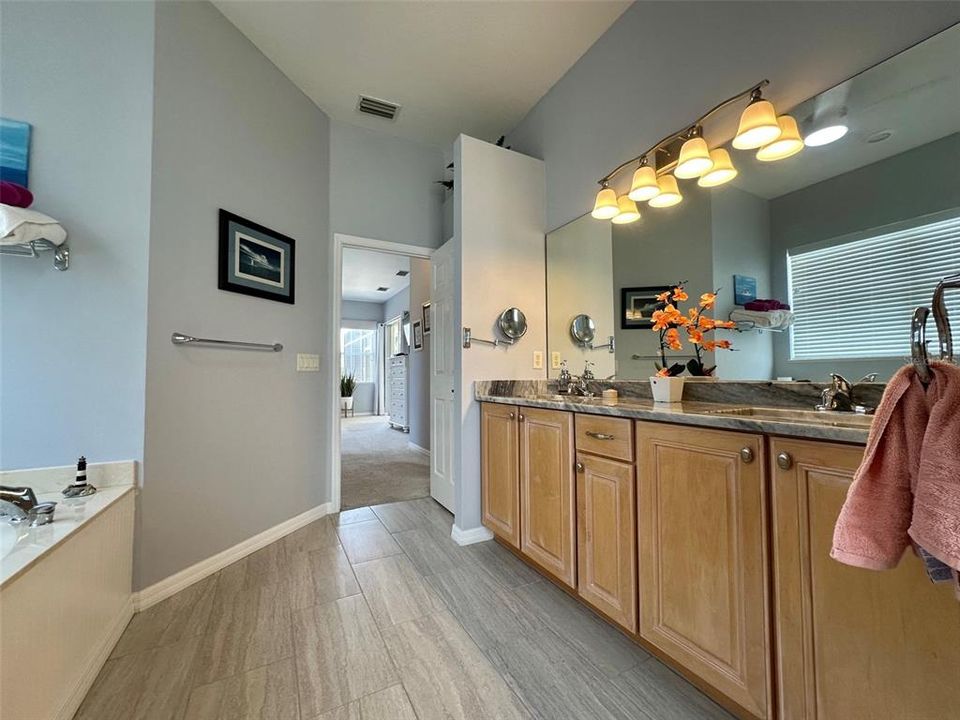 Active With Contract: $549,018 (3 beds, 2 baths, 2140 Square Feet)