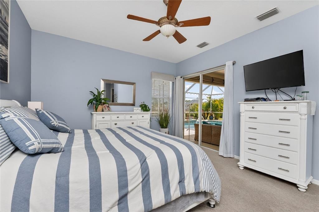 Active With Contract: $549,018 (3 beds, 2 baths, 2140 Square Feet)