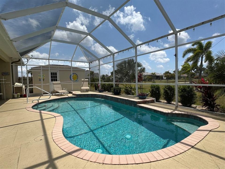 Active With Contract: $549,018 (3 beds, 2 baths, 2140 Square Feet)