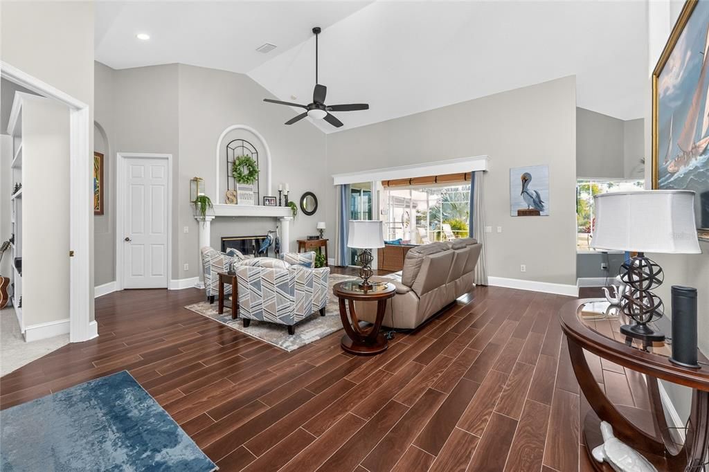 Active With Contract: $549,018 (3 beds, 2 baths, 2140 Square Feet)