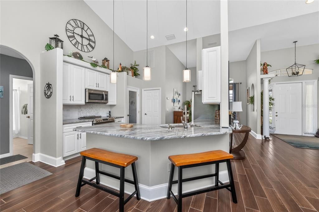 Active With Contract: $549,018 (3 beds, 2 baths, 2140 Square Feet)