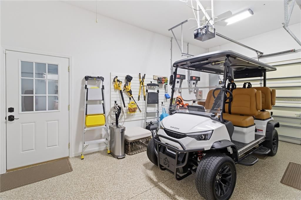 Activo con contrato: $1,350,000 (3 camas, 3 baños, 3370 Pies cuadrados)